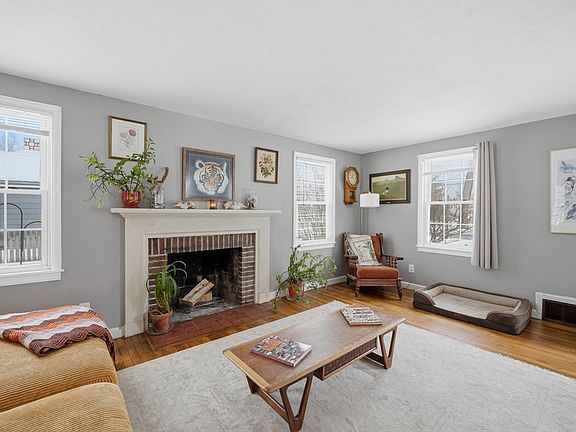 2nd image of 357 Maple Rd