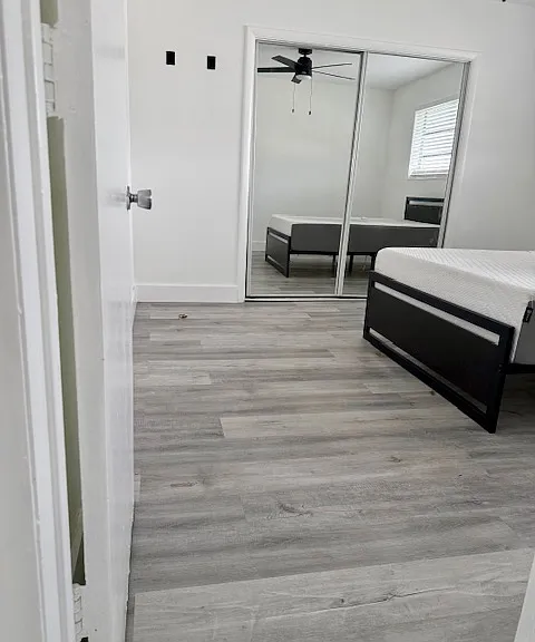 2837 NE 30th St #8 — Photo 5