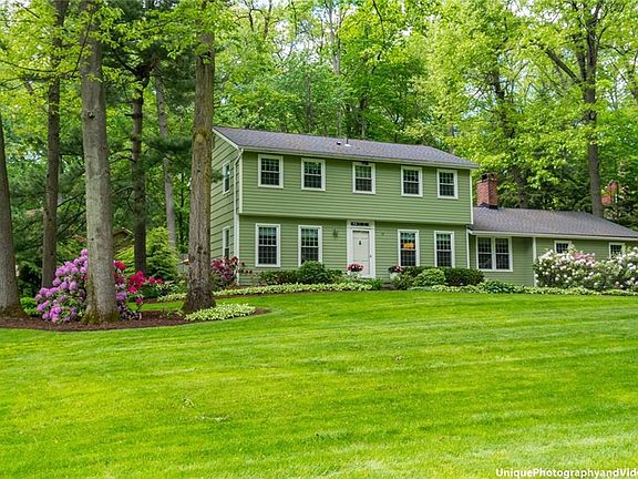 2nd image of 47 Burr Oak Dr