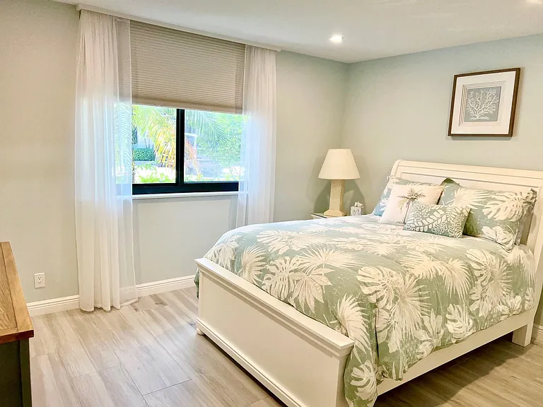 1556 S Ocean Ln #103 — Photo 4