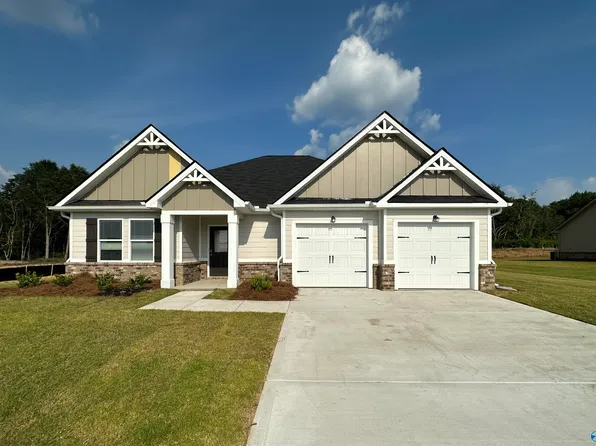 658 5th St NW, Arab, AL 35016