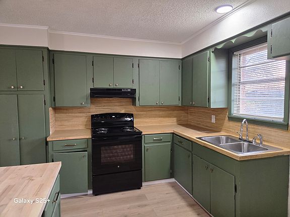 4th image of 3910 Ella St