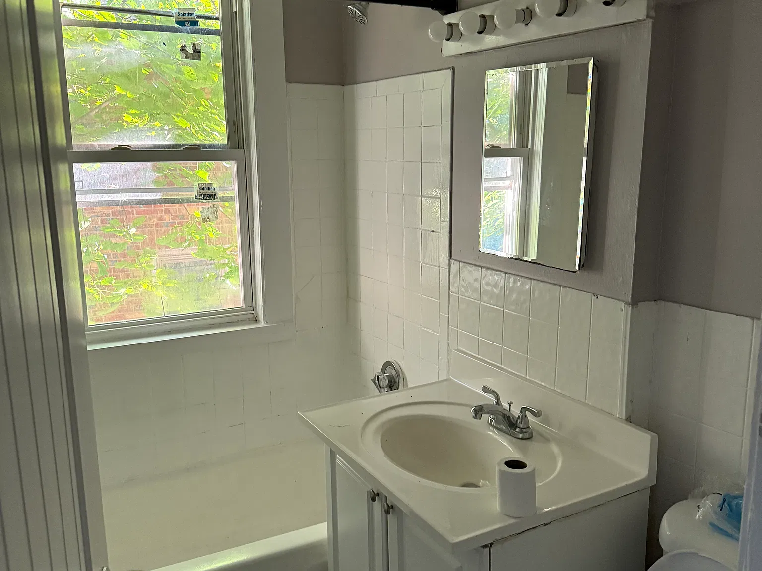 1 bed, 1200 sqft, $1,300 — Photo 2