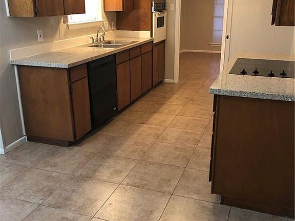 5th image of 7400 Pinehurst Dr W