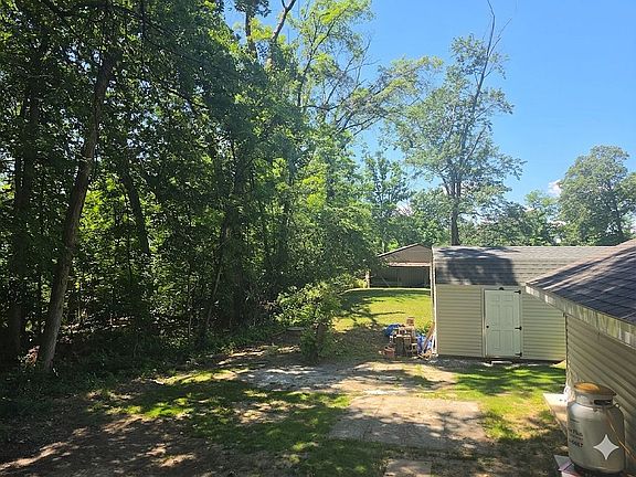 5th image of 1607 Holtz Rd