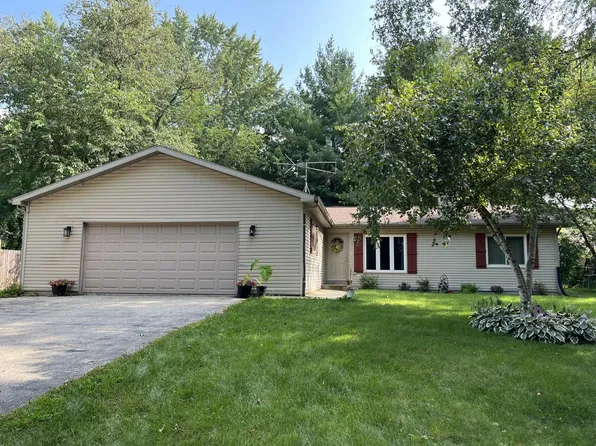 W5243 Aweogon TRAIL, Elkhorn, WI 53121