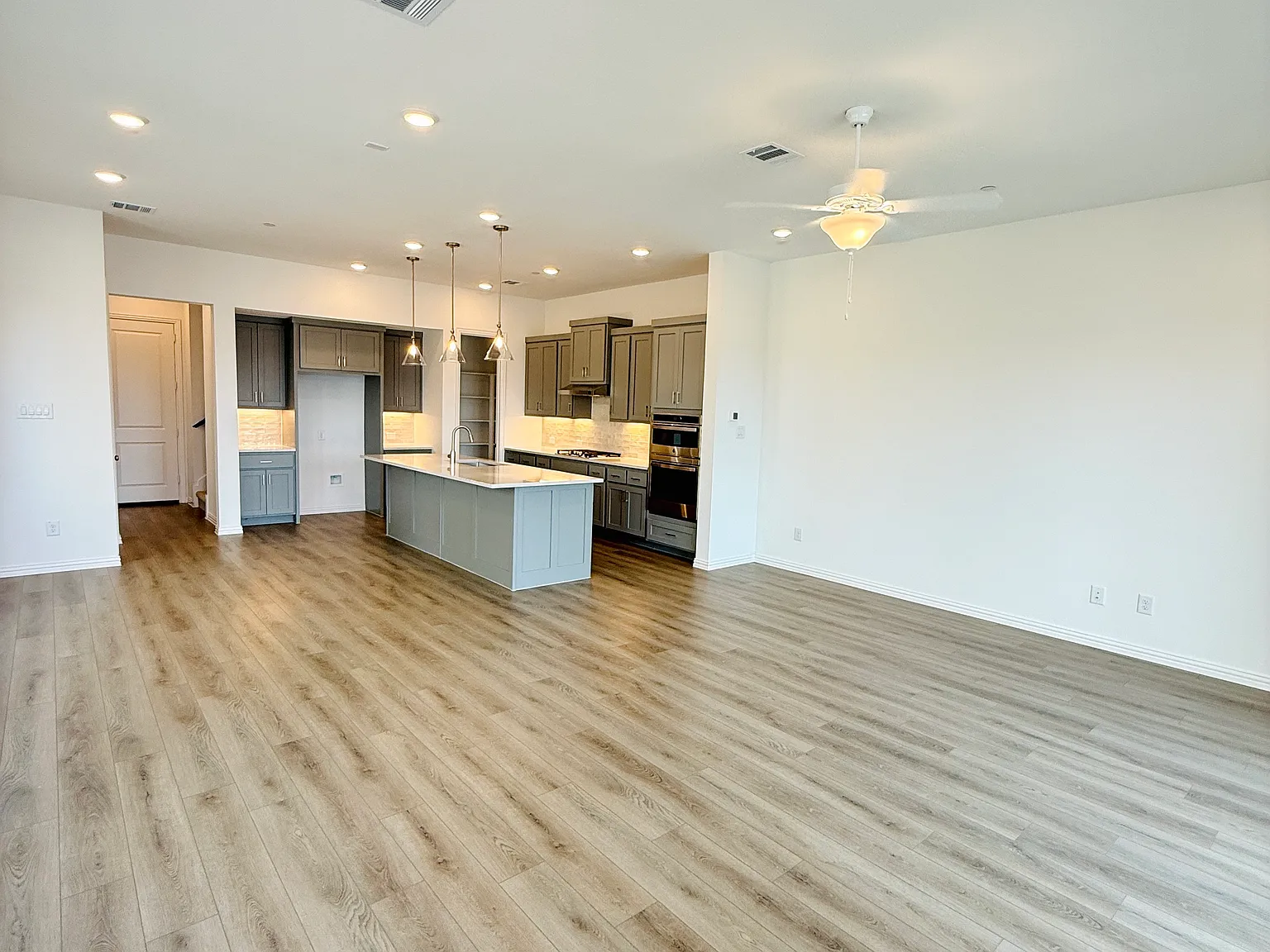 1225 Doris May Dr — Photo 3