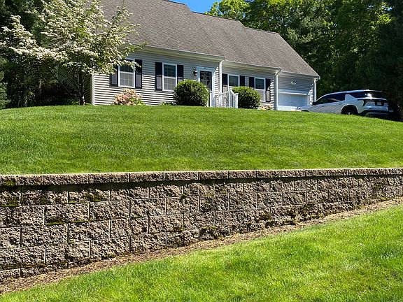3rd image of 32 Luscombe Ln
