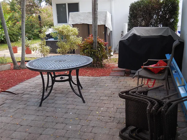 3050 NW 1st Ave — Photo 10