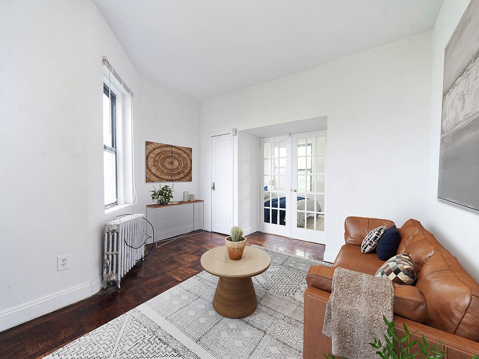 1st image of 715 E 5th St #D5
