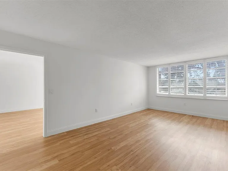 1001 Pearce Dr #302 — Photo 17