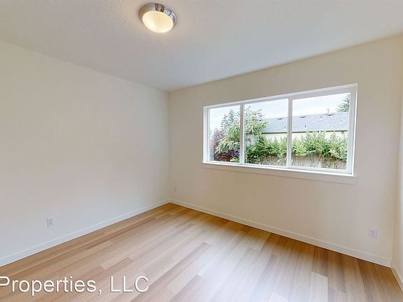 4th image of 5855 SE 72nd Ave #114