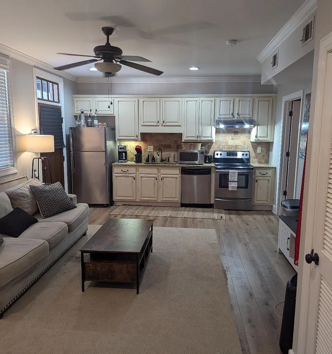 2 bed, 1100 sqft, $3,000 — Photo 2