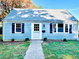 525 Pool Rd, North Haven, CT 06473