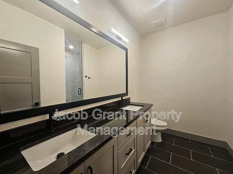 5157 N Beach Dr — Photo 10