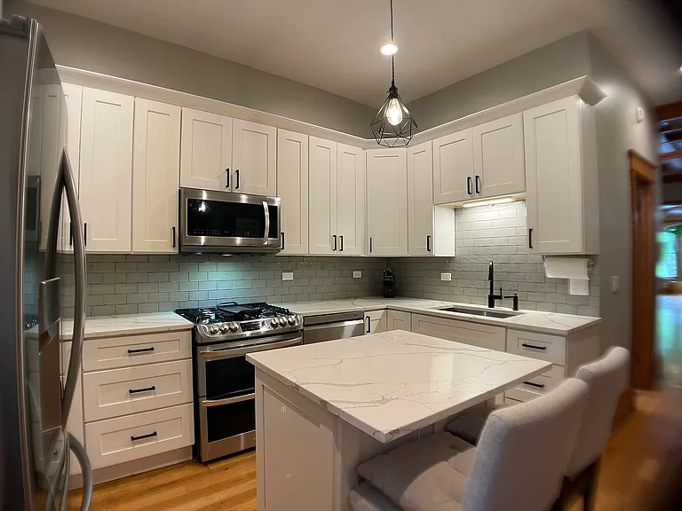 1111 N Sacramento Ave #1 — Photo 3