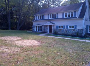 1465 Potter Ln, Wayne, PA 19087