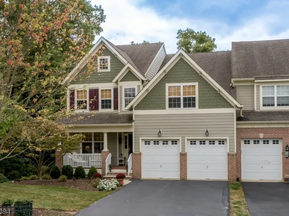 208 Holcombe Way, Lambertville City, NJ 08530