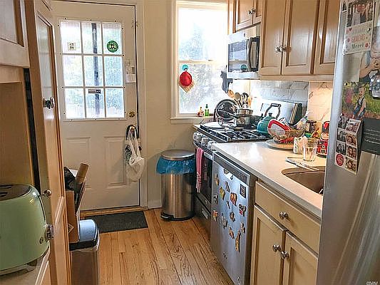 4th image of 6788 Dartmouth St