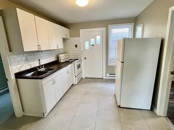 1238 Richmond St Unit 4, Windsor, ON N9A 4A6