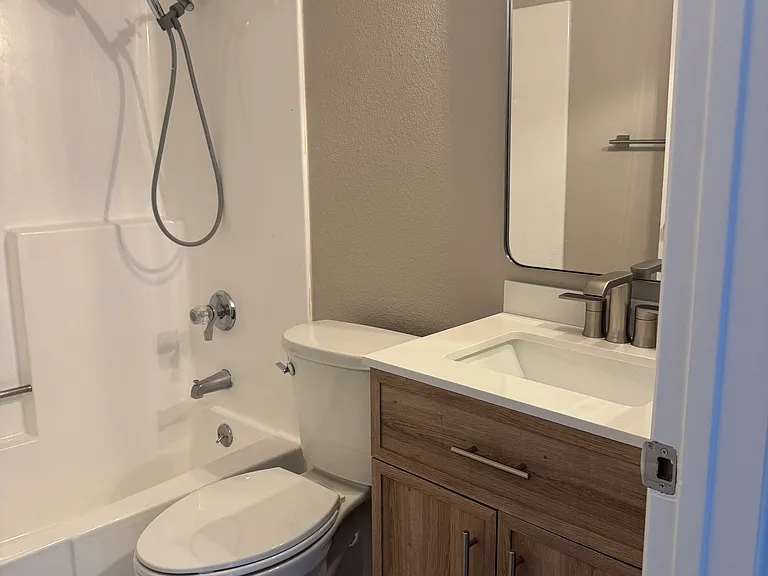 374 N Avenue 57 — Photo 18