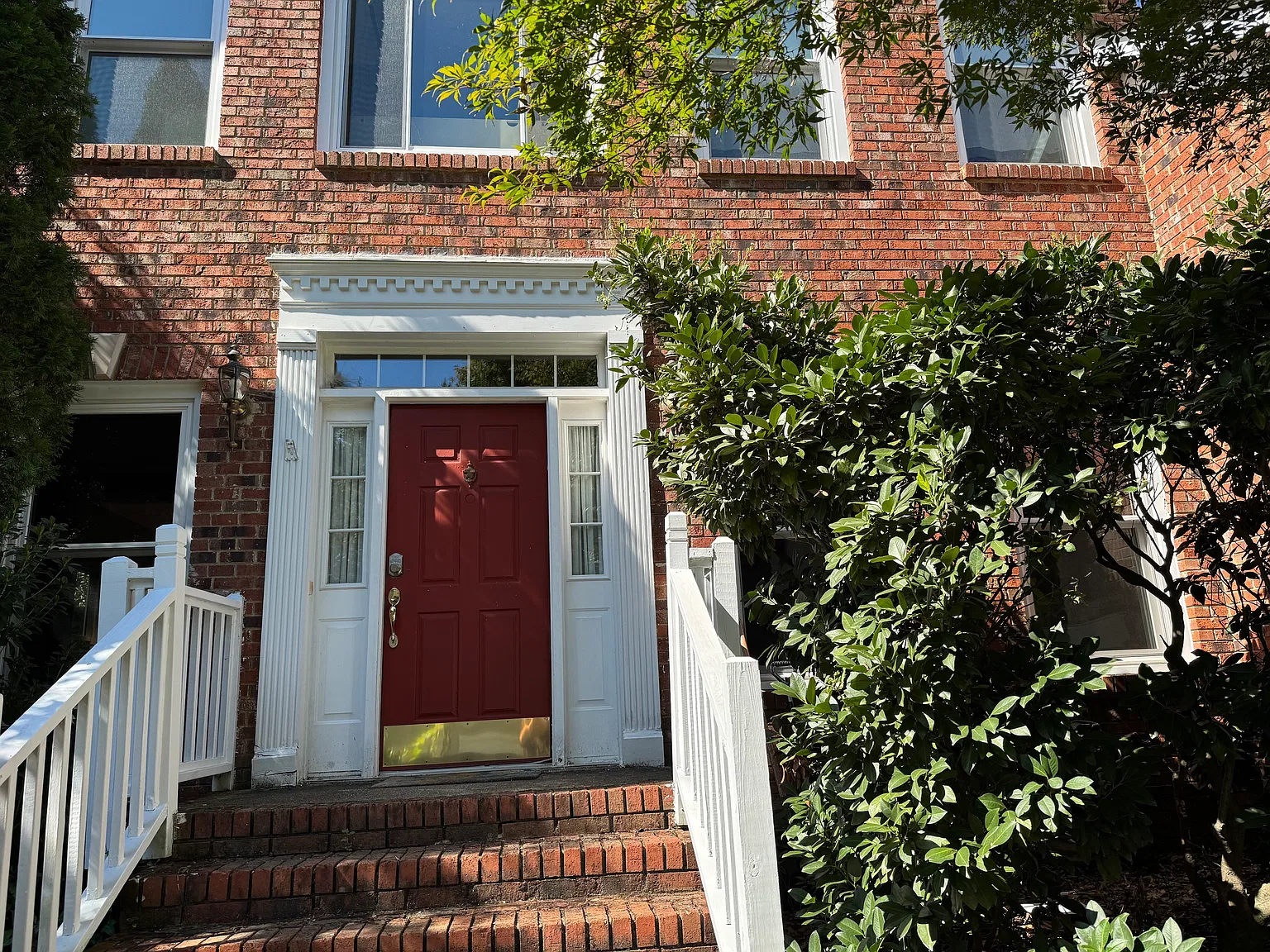 4 bed, 2.5 bath, 2195 sqft, $2,500 — Photo 1