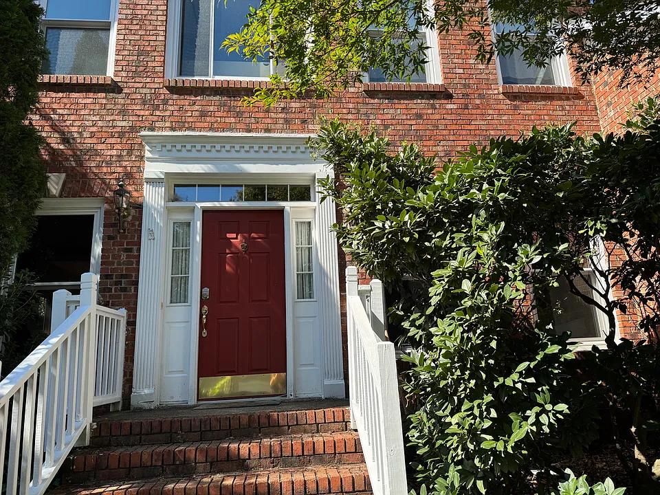 305 Fincastle Dr