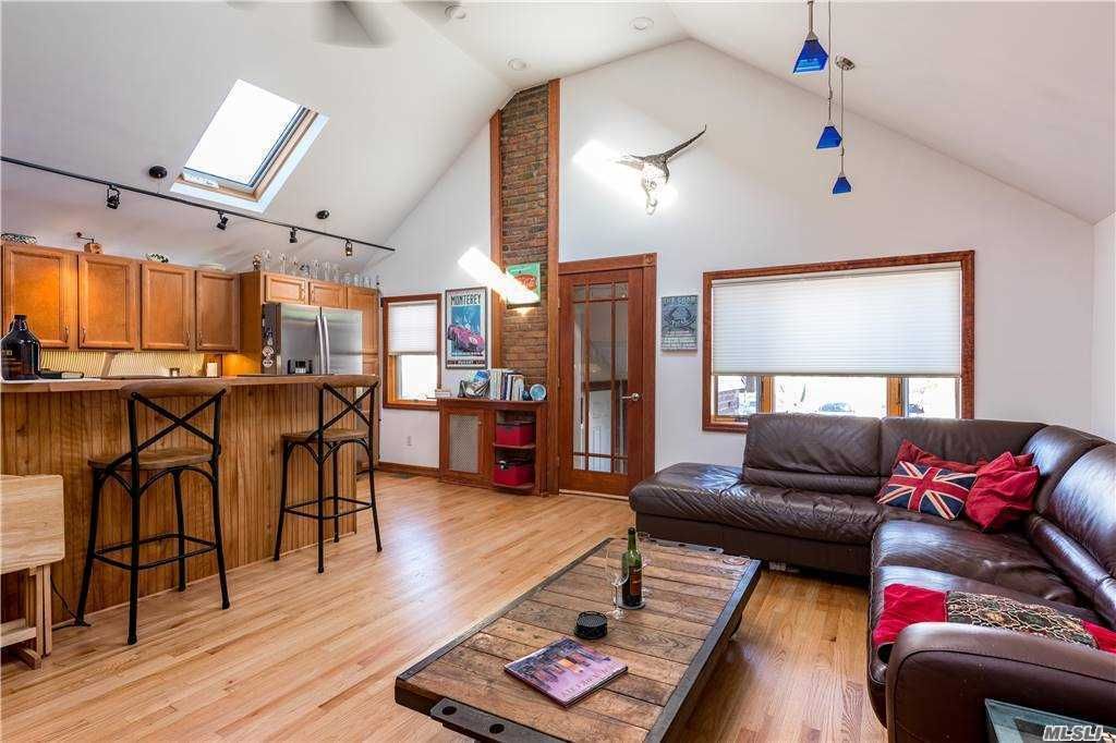 2 Bed 1 Bath Property, New York • 1,584 Sq Ft