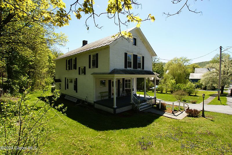 3rd image of 4 Rogers Avenue