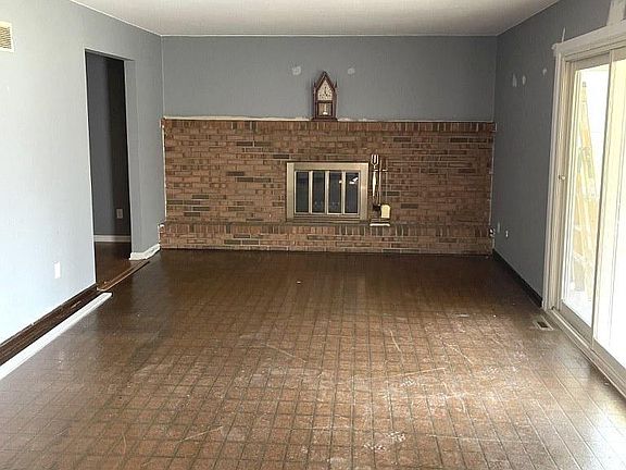 4th image of 16137 S Harmony Dr