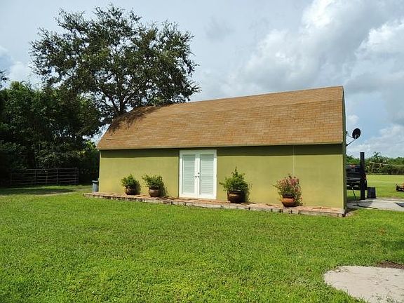 2nd image of 16098 Deer Path Ln