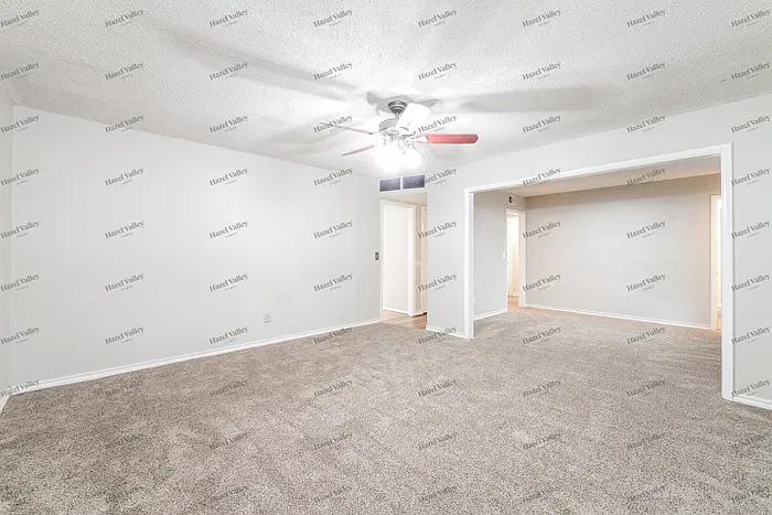 4 bed, 2.5 bath, 1806 sqft, $1,595 — Photo 4