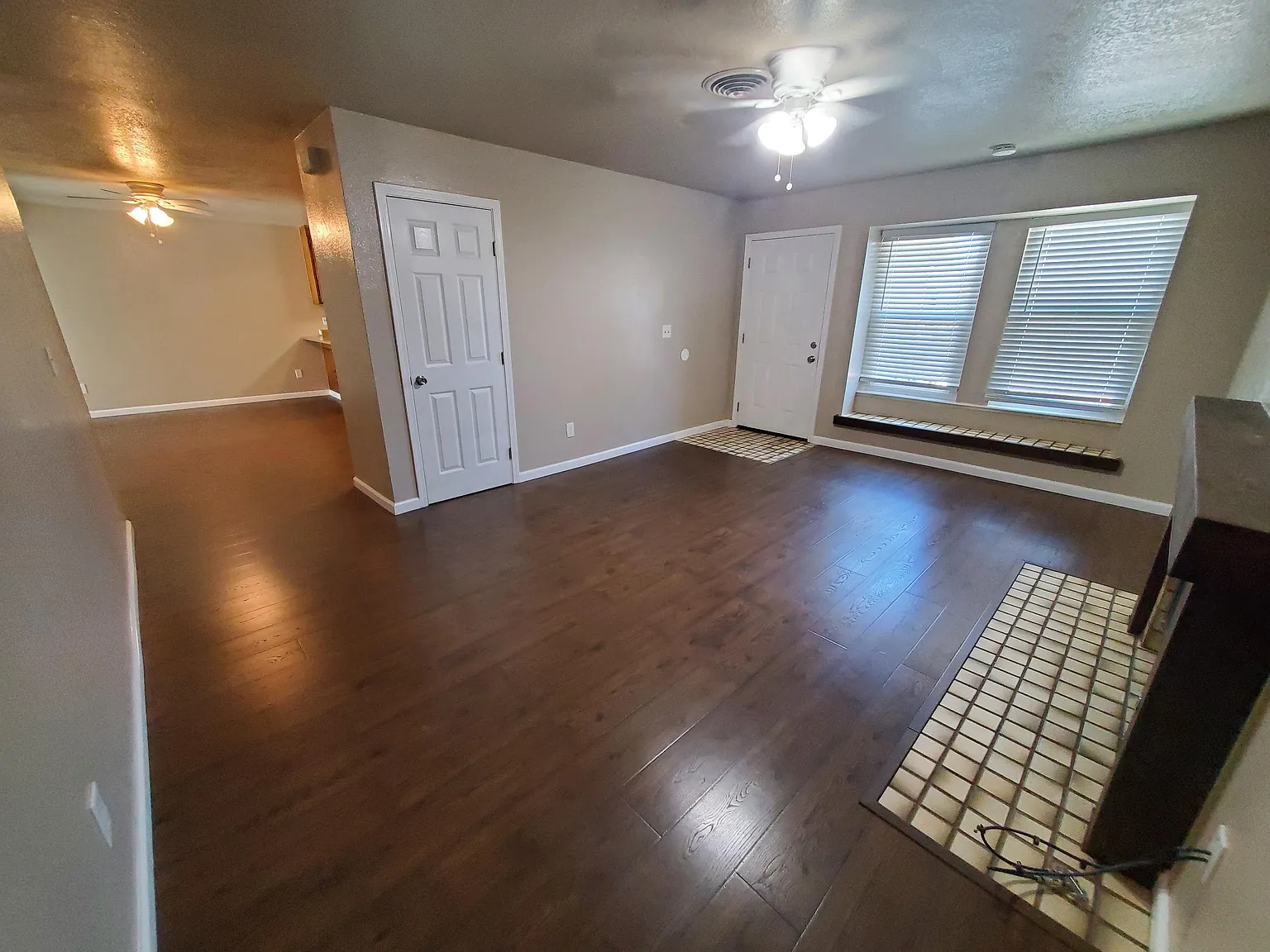 3 bed, 1172 sqft, $2,300 — Photo 4