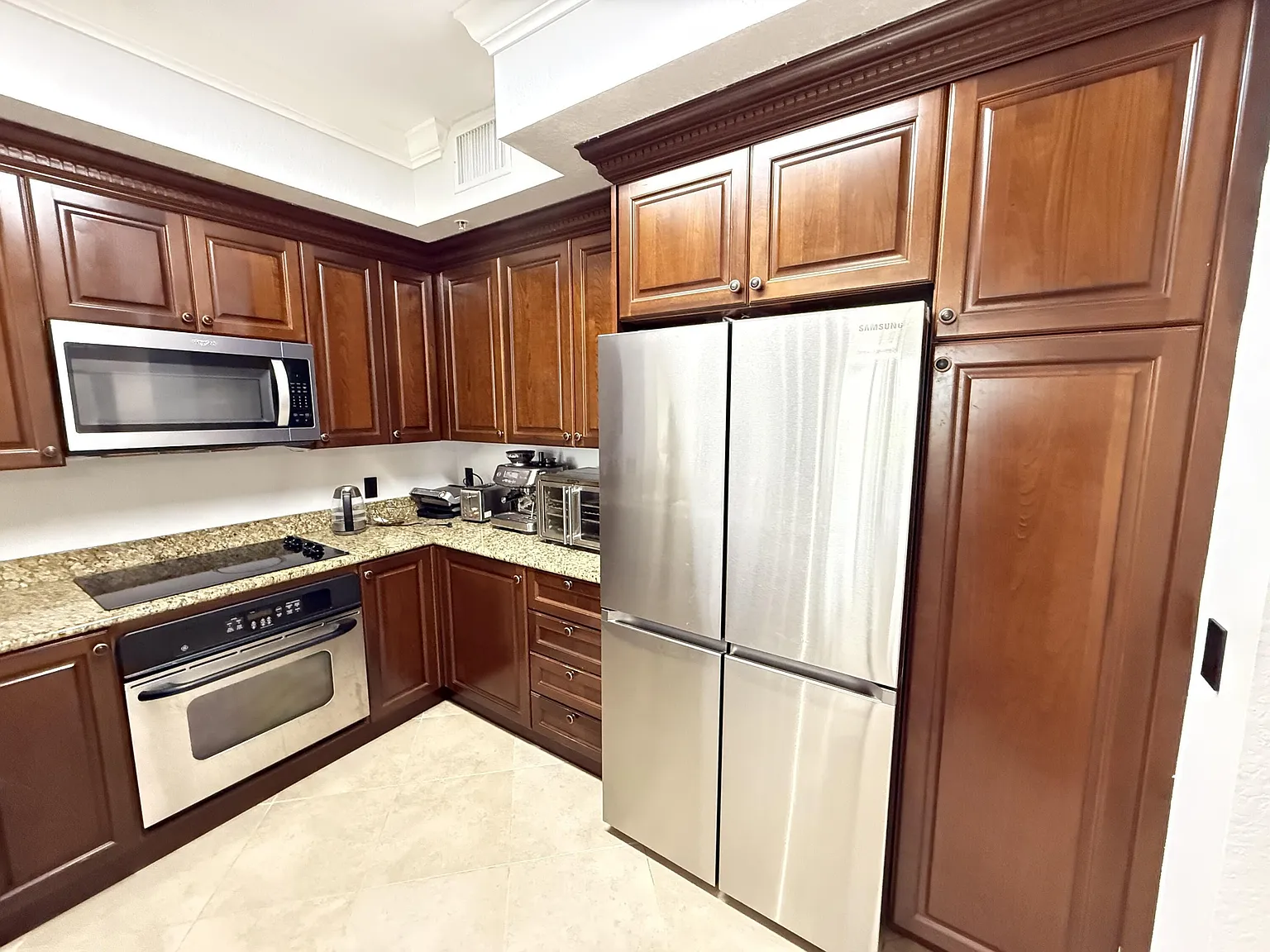 1 bed, 1.0 bath, 744 sqft, $2,350 — Photo 4