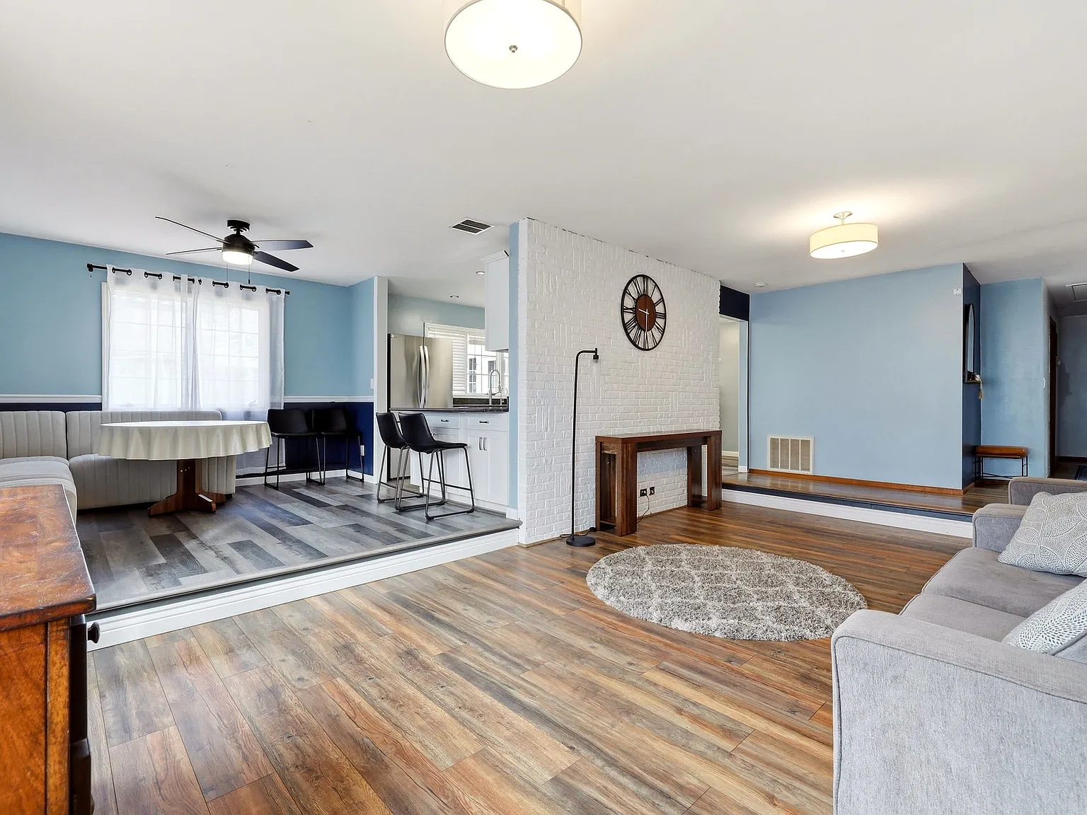 3 bed, 2.5 bath, 2100 sqft, $3,650 — Photo 3