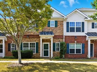 2818 Village Trce, East Pt, GA 30344