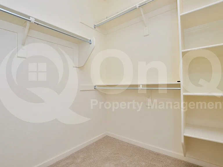 2814 E Quenton St — Photo 20