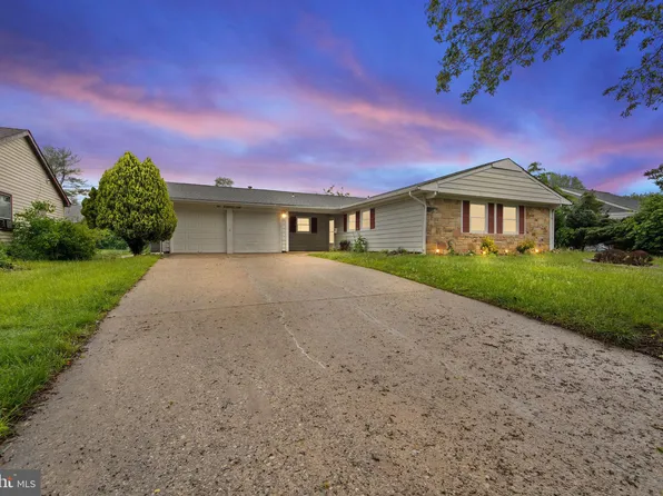 90 Echohill Ln, Willingboro, NJ 08046