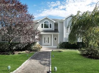 159 Montrose Ln, Water Mill, NY 11976