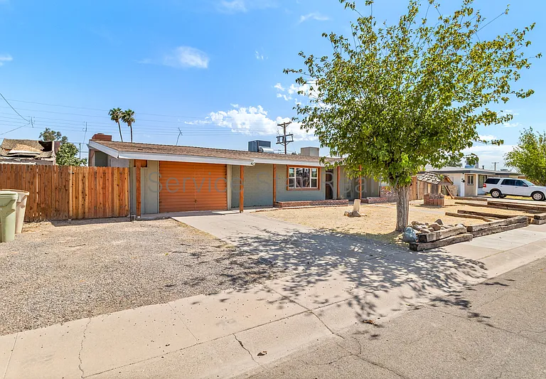 5939 W Orange Dr — Photo 2