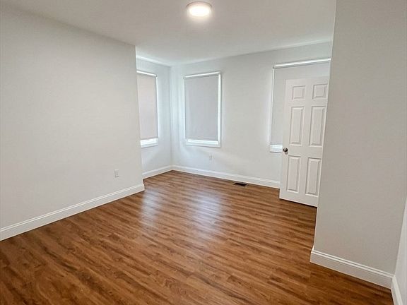 4th image of 10 Spring St