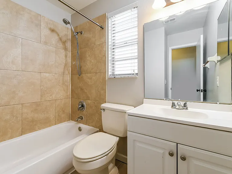 7663 Sapphire Ln — Photo 16