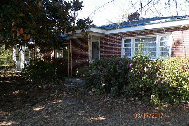 1st image of 102 Franklin St