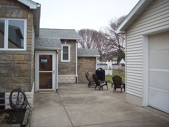4th image of 2822 Berkley St