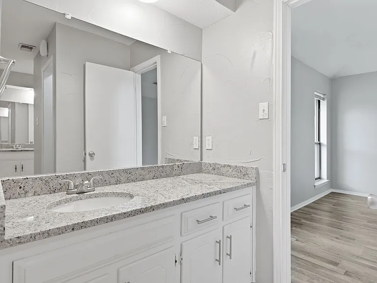 2223 Sierra Dr — Photo 18