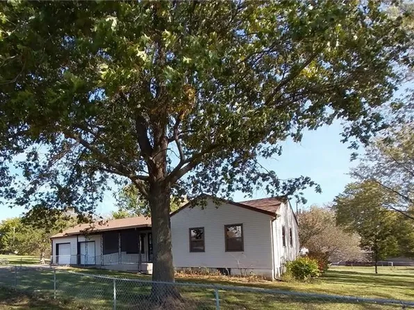 2403 N State Route 291, Harrisonville, MO 64701