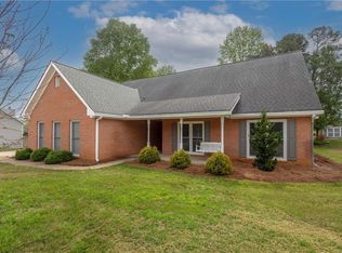 5602 Ivy Green Dr, Buford, GA 30518