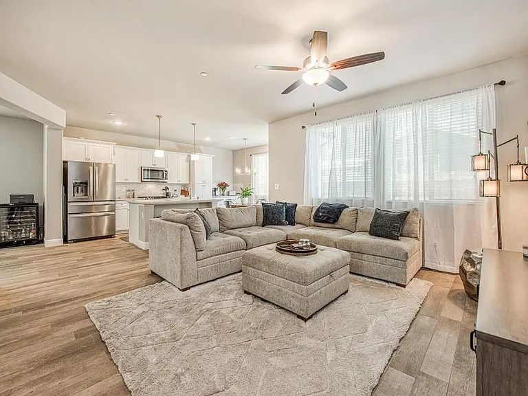 1394 E Via Dorata Way — Photo 9