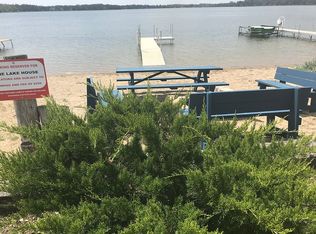 39408 Bloomfield Rd, Genoa City, WI 53128