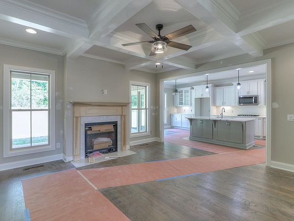 5th image of 400 Yellowtail Dr